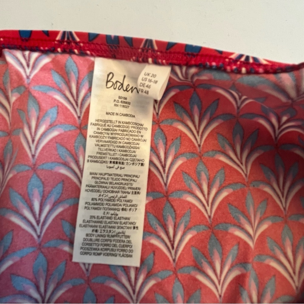 Boden Women's Swim Bikini Tops Lot of 3, Red, Green, Cream Size 16/18 - Picture 7 of 9